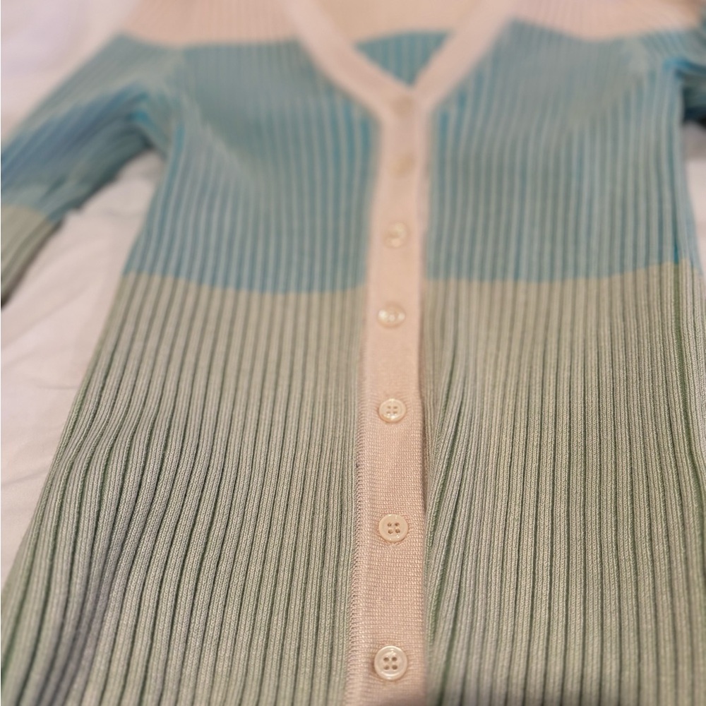 Vici Multicolor Button-Up Cardigan - Picture 4 of 4